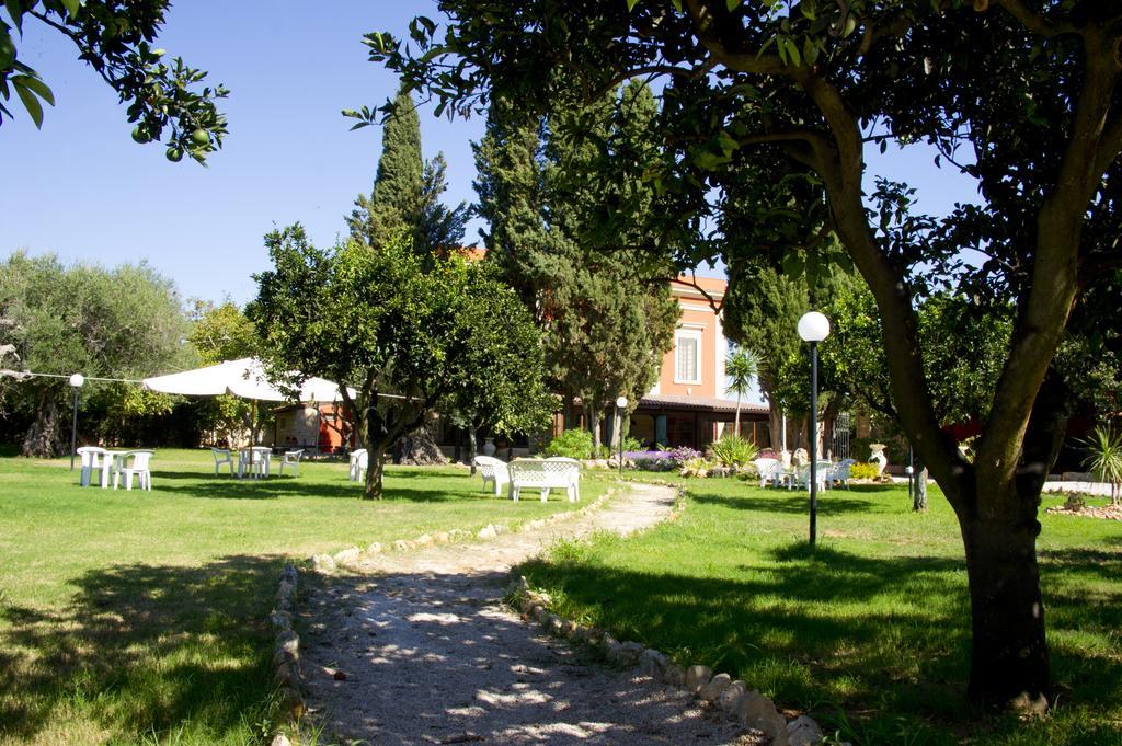 Agriturismo Santa Chiara Алецио Экстерьер фото