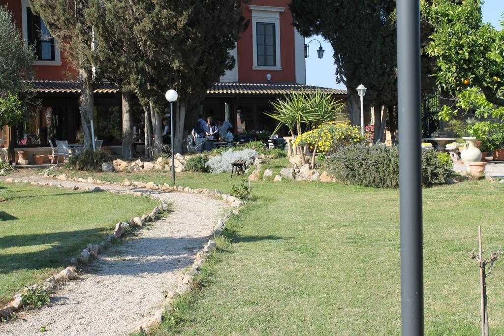 Agriturismo Santa Chiara Алецио Экстерьер фото