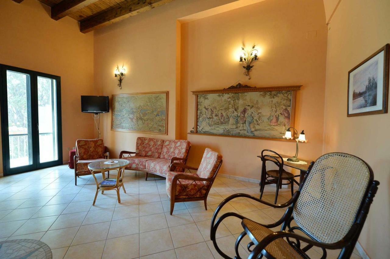 Agriturismo Santa Chiara Алецио Экстерьер фото